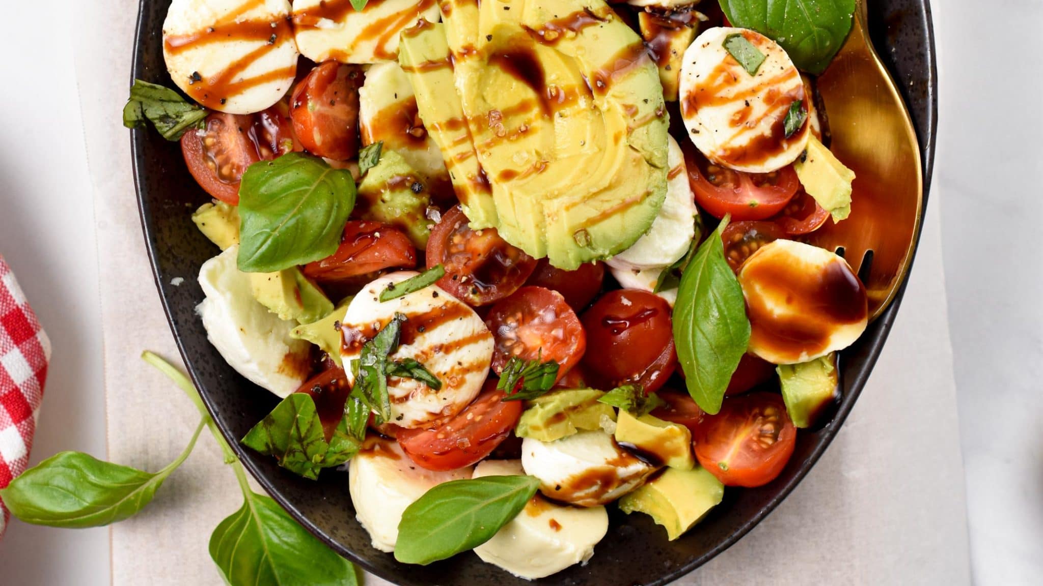 Chicken Caprese Salad Jars (Great for Meal Prep) - Robust Recipes