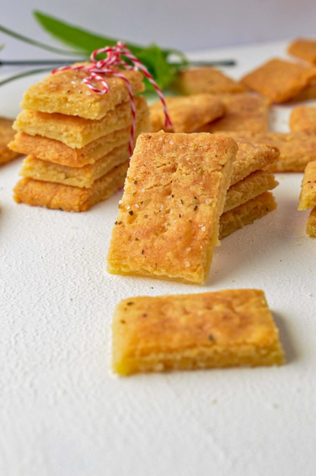 3-ingredient-keto-crackers-sweet-as-honey