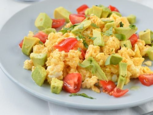 Keto Scrambled Eggs With Avocado 1 5 G Net Carbs Sweetashoney