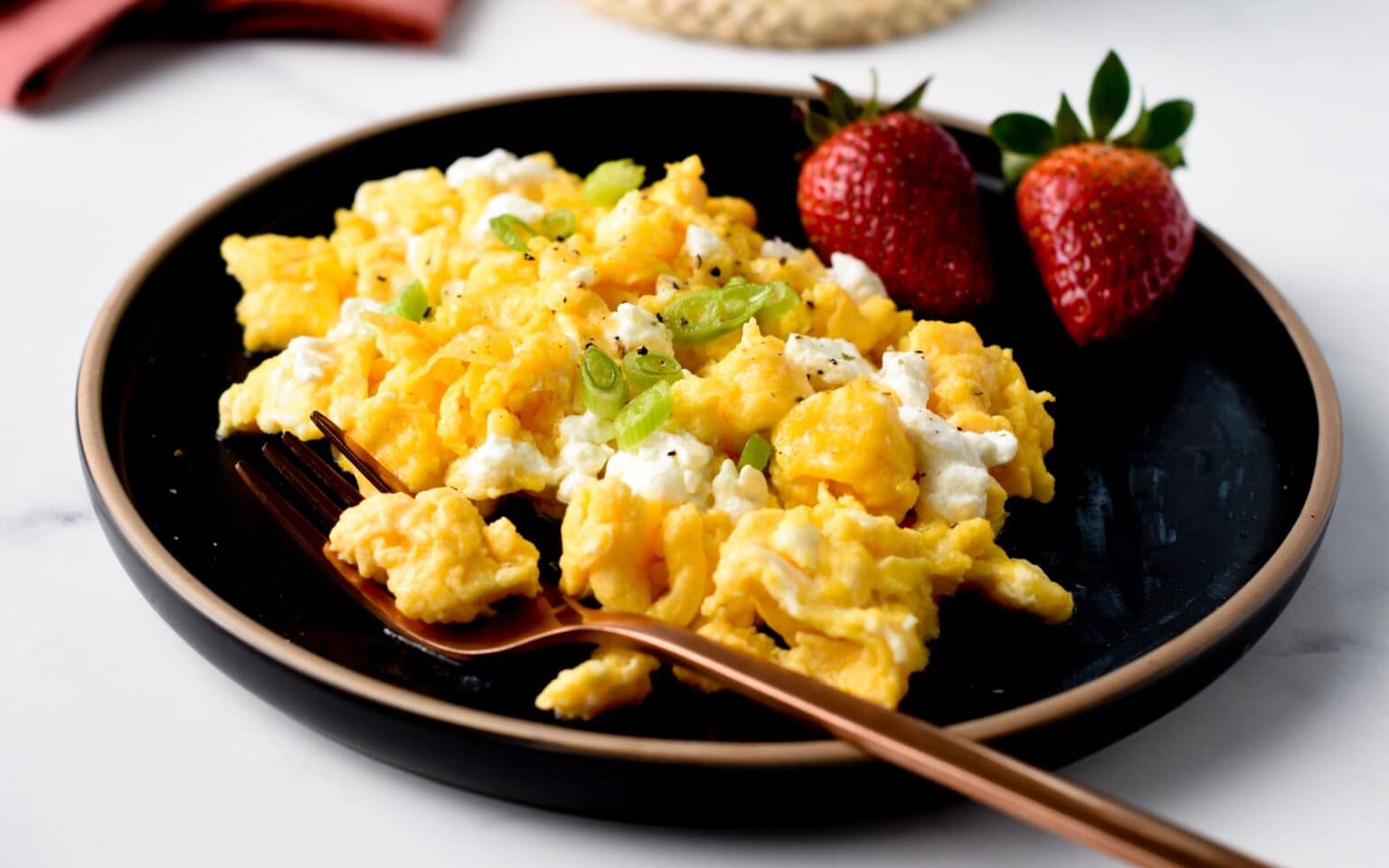 scrambled-eggs-with-cottage-cheese-28g-protein-sweet-as-honey