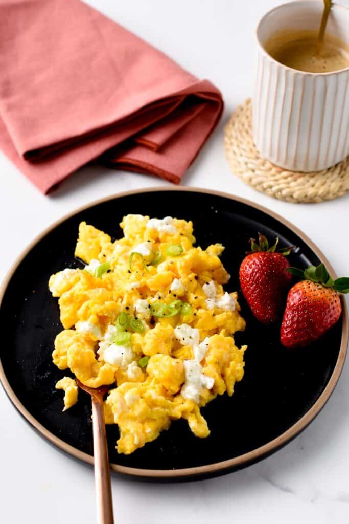 Scrambled Eggs With Cottage Cheese (28g Protein) - Sweet As Honey